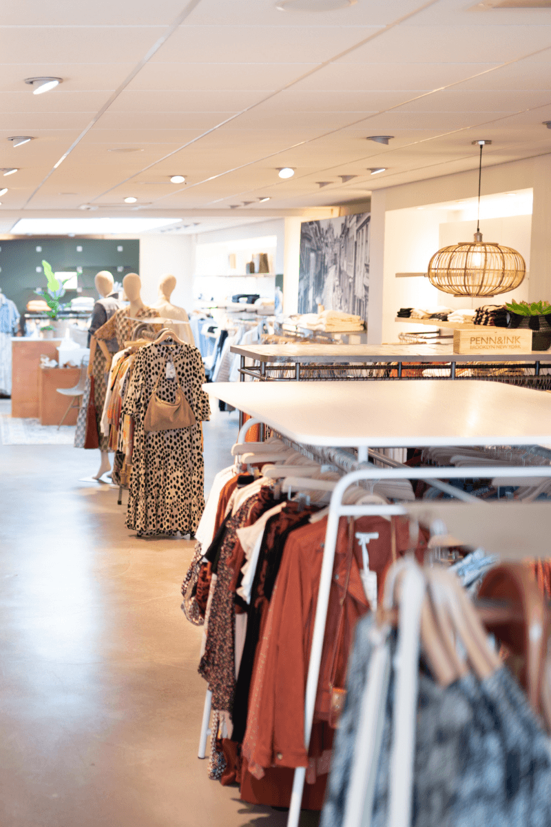 ONZE WINKEL IS EEN PLEK WAAR PERSOONLIJKE AANDACHT EN STIJL SAMENKOMEN